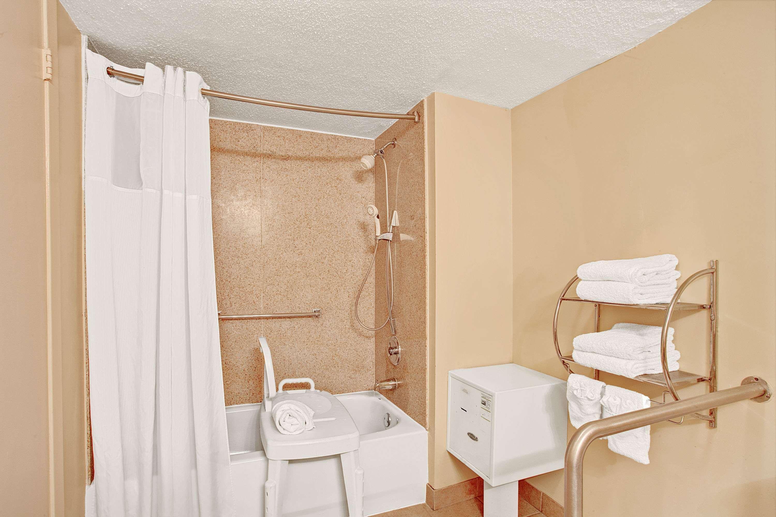 Days Inn By Wyndham Memphis At Graceland מראה חיצוני תמונה