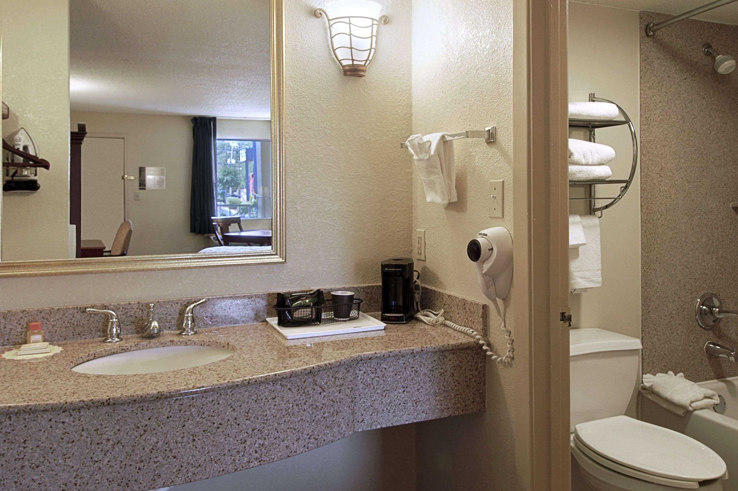 Days Inn By Wyndham Memphis At Graceland מראה חיצוני תמונה